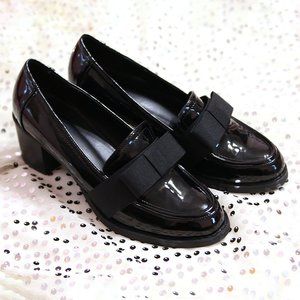 Black Patent Leather Bow Loafers - US 6 - Handcrafted